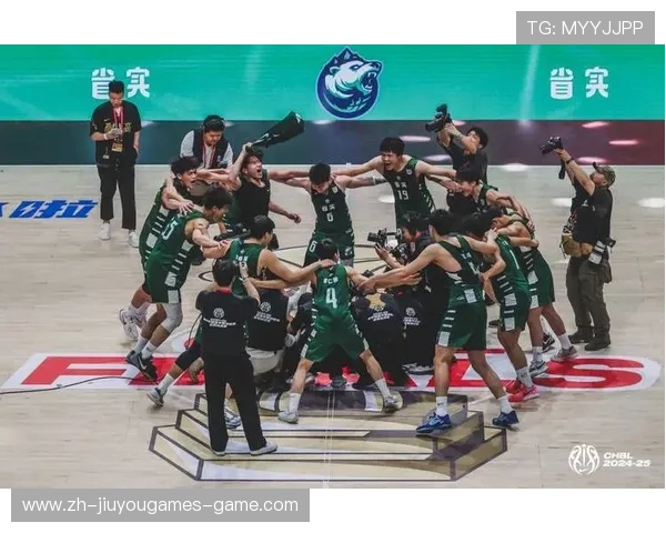 CBA联赛精彩对决，广东队力压北京夺冠希望，cba广东队夺冠视频